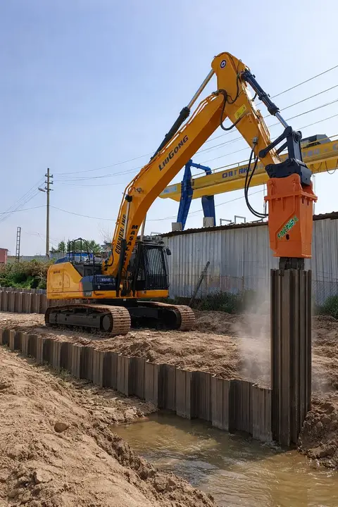 Çanakkale Palplanş: ekskavatörle palplanş çakımı